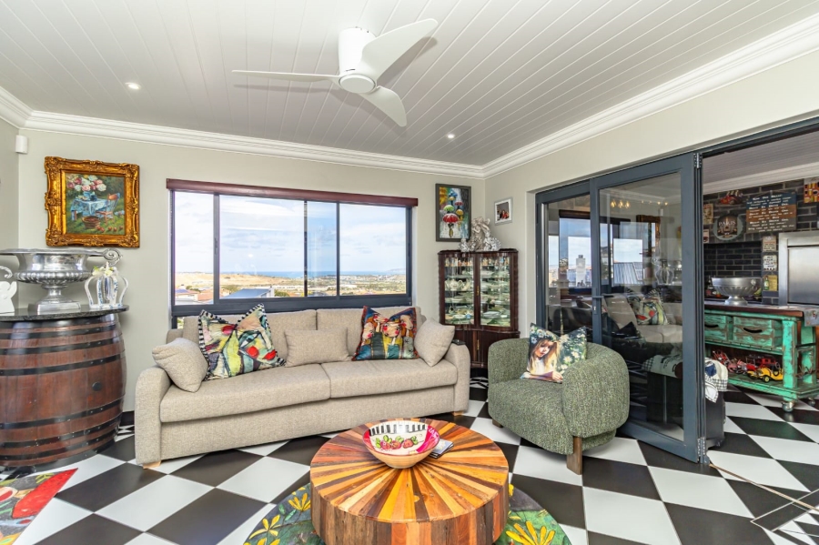 4 Bedroom Property for Sale in Monte Christo Western Cape